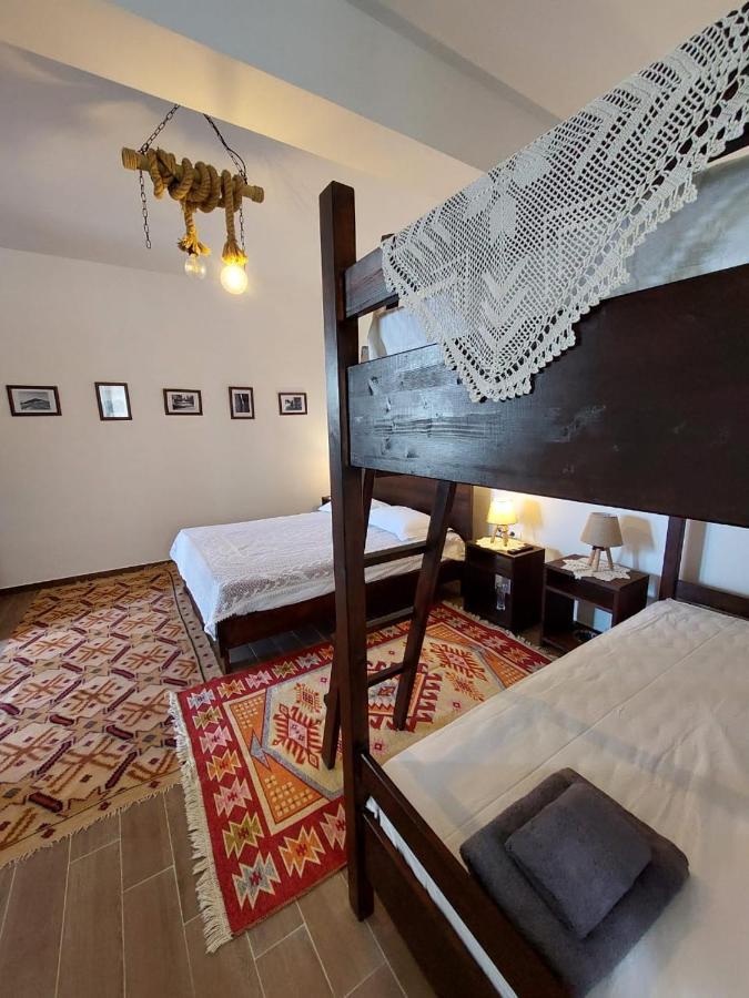 Guest House Gorani Берат Екстер'єр фото