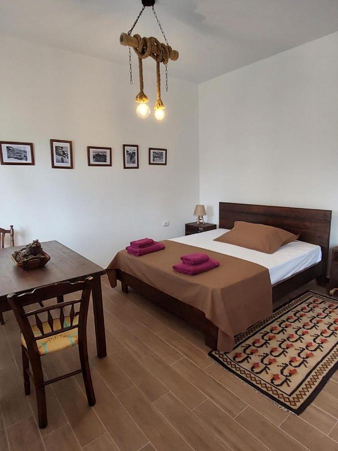 Guest House Gorani Берат Екстер'єр фото