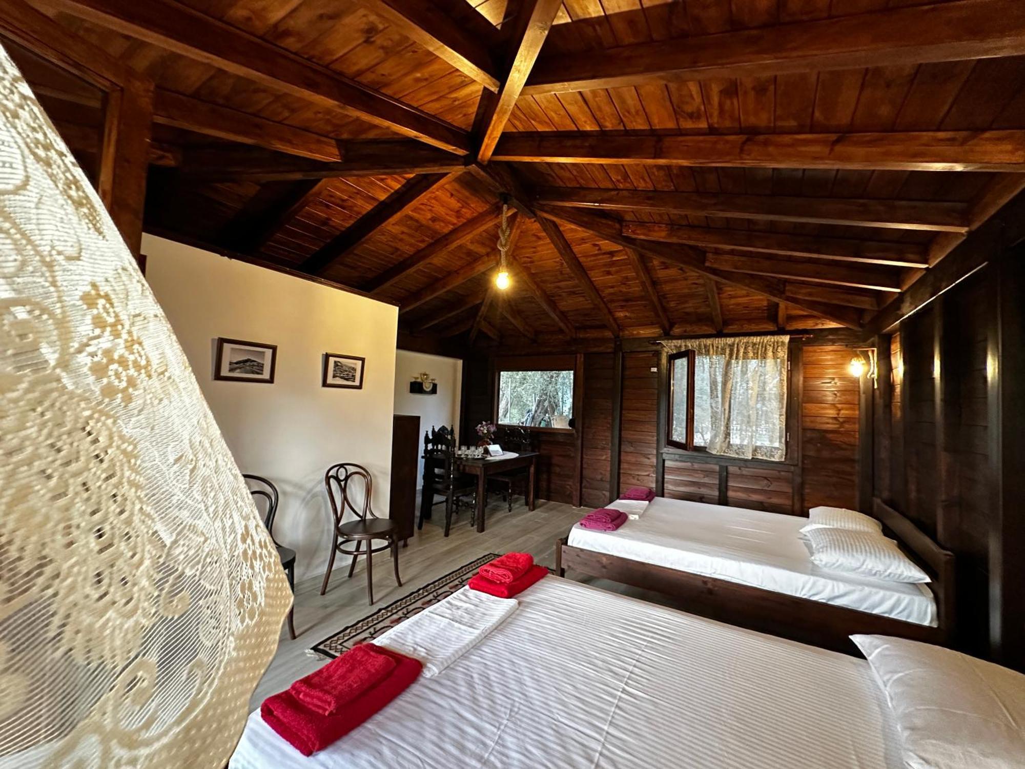 Guest House Gorani Берат Екстер'єр фото