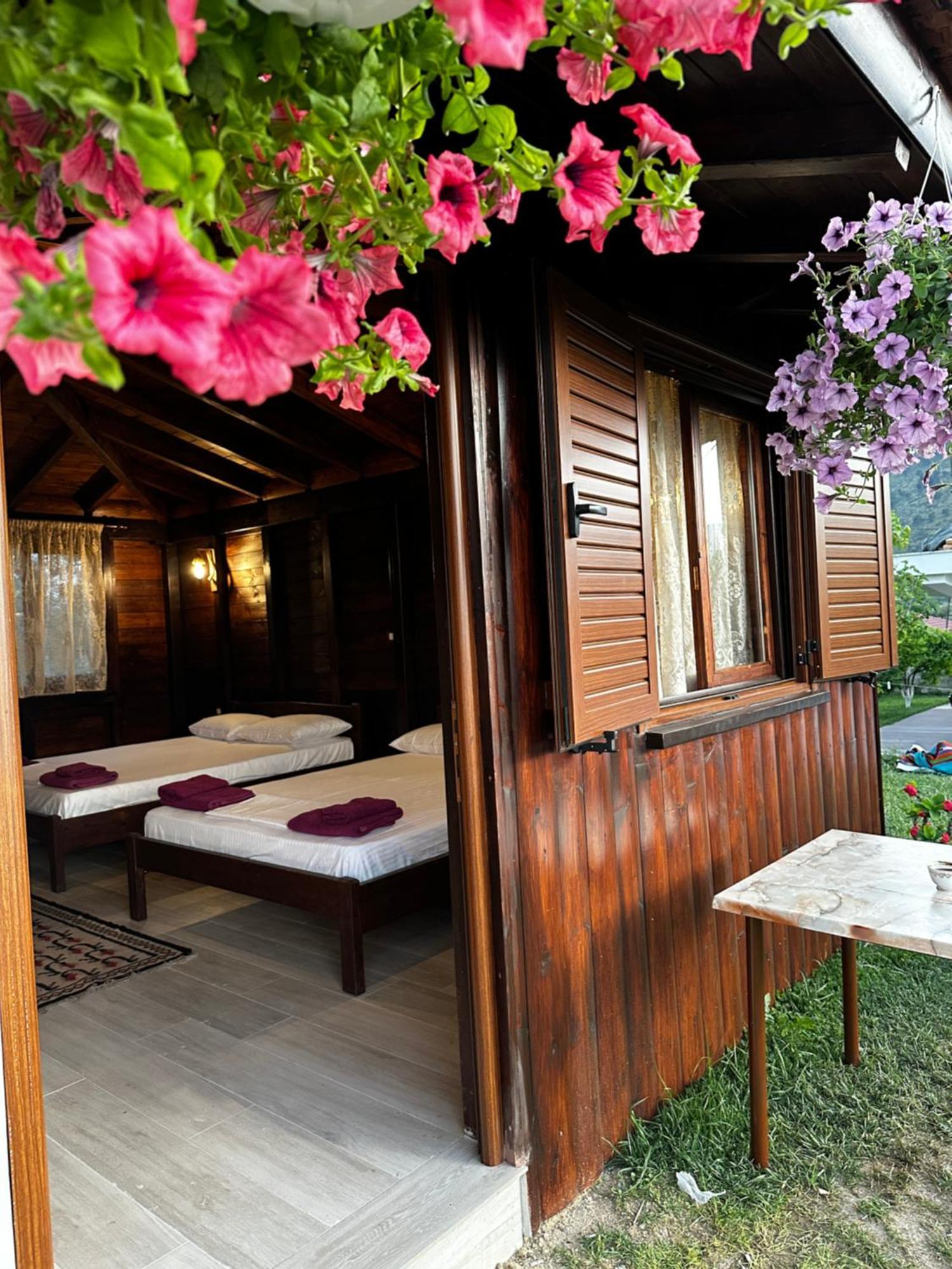 Guest House Gorani Берат Екстер'єр фото